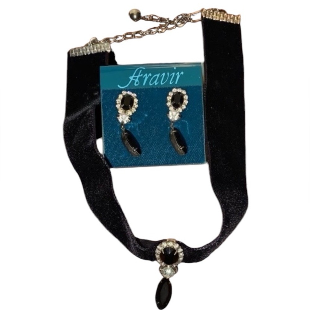Aravir Black Velvet Choker & Earrings Set – Rhinestone & Black Faceted Stone